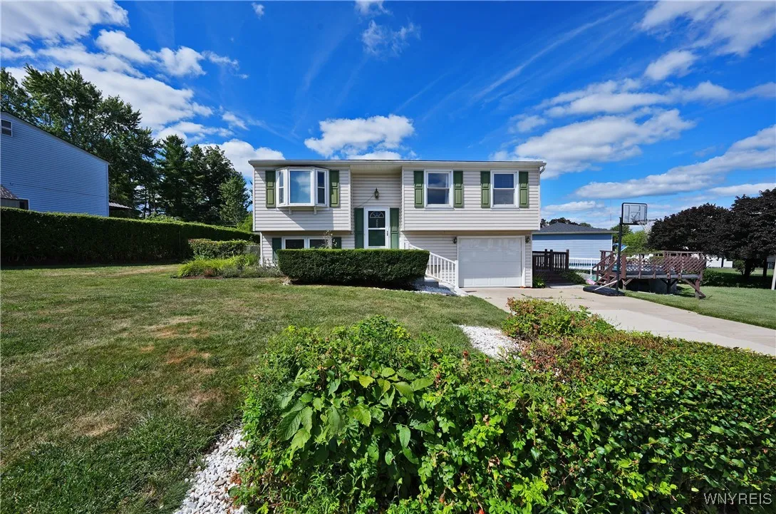 3935 Sharondale Drive, Hamburg, New York 14075, Hamburg, New York 14075, 3 Bedrooms Bedrooms, 6 Rooms Rooms,2 BathroomsBathrooms,Residential,Closed,3935 Sharondale Drive, Hamburg, New York 14075,0,B1631486