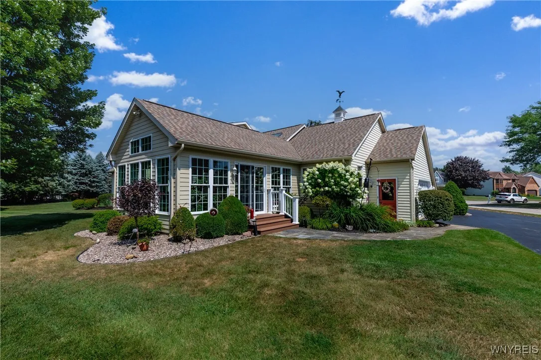5864 Forest Creek Drive, Clarence, New York 14051, Clarence, New York 14051, 3 Bedrooms Bedrooms, 11 Rooms Rooms,2 BathroomsBathrooms,Residential,For Sale,5864 Forest Creek Drive, Clarence, New York 14051,B1628661