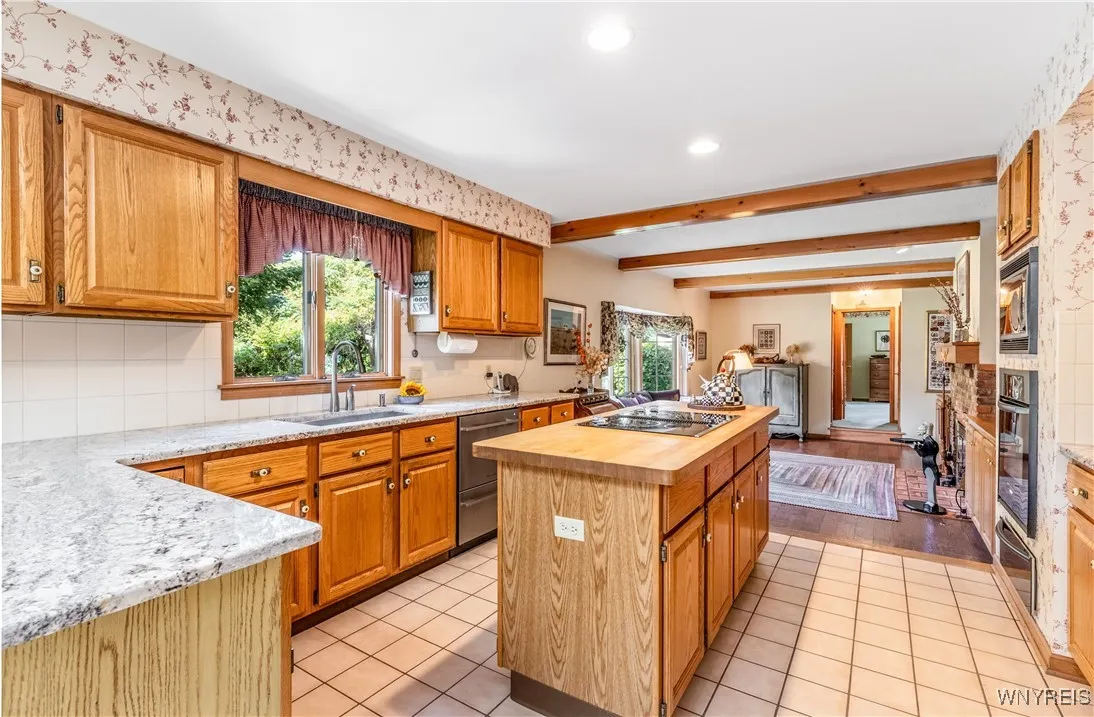 5864 Forest Creek Drive, Clarence, New York 14051, Clarence, New York 14051, 3 Bedrooms Bedrooms, 11 Rooms Rooms,2 BathroomsBathrooms,Residential,For Sale,5864 Forest Creek Drive, Clarence, New York 14051,B1628661