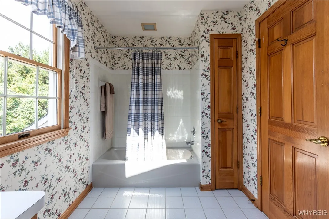 5864 Forest Creek Drive, Clarence, New York 14051, Clarence, New York 14051, 3 Bedrooms Bedrooms, 11 Rooms Rooms,2 BathroomsBathrooms,Residential,For Sale,5864 Forest Creek Drive, Clarence, New York 14051,B1628661