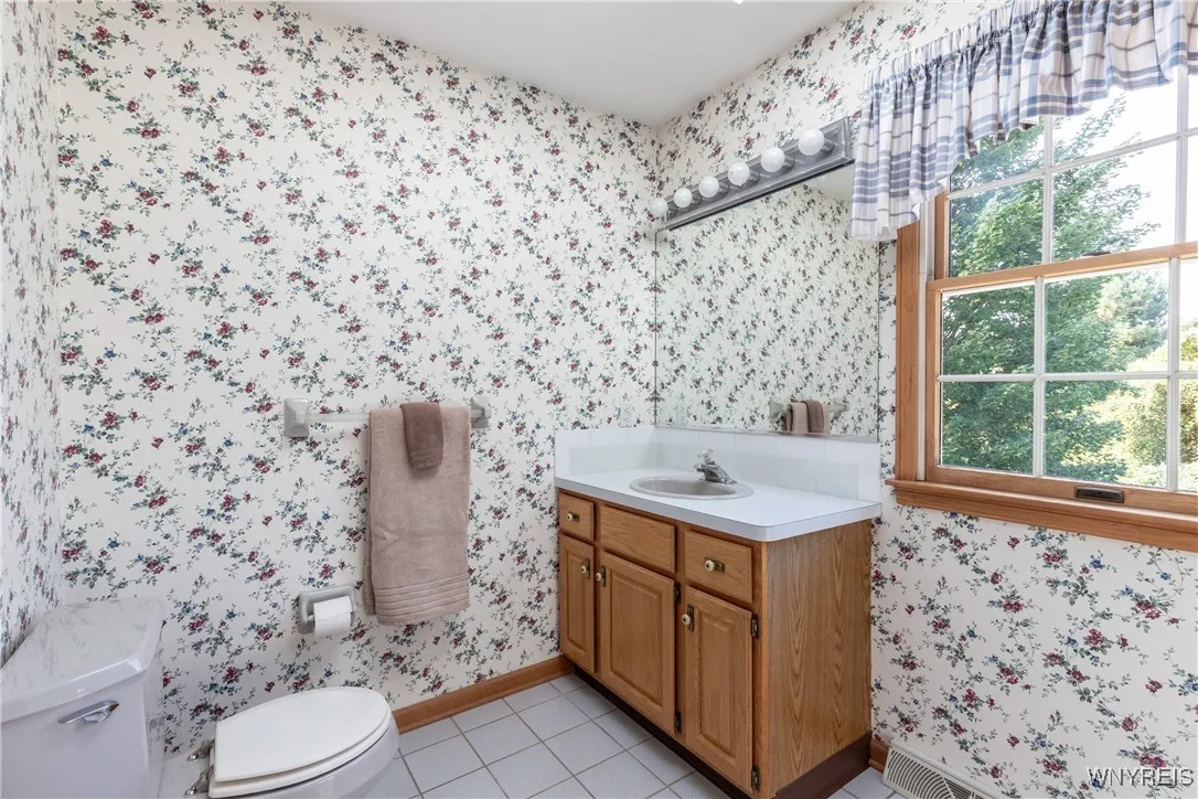 5864 Forest Creek Drive, Clarence, New York 14051, Clarence, New York 14051, 3 Bedrooms Bedrooms, 11 Rooms Rooms,2 BathroomsBathrooms,Residential,For Sale,5864 Forest Creek Drive, Clarence, New York 14051,B1628661
