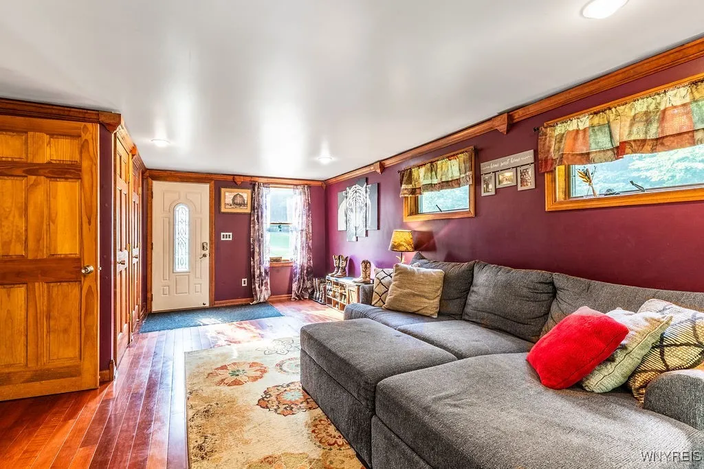 9523 South Protection Road, Holland, New York 1408, Holland, New York 14080, 2 Bedrooms Bedrooms, 5 Rooms Rooms,1 BathroomBathrooms,Residential,Closed,9523 South Protection Road, Holland, New York 1408,0,B1631593