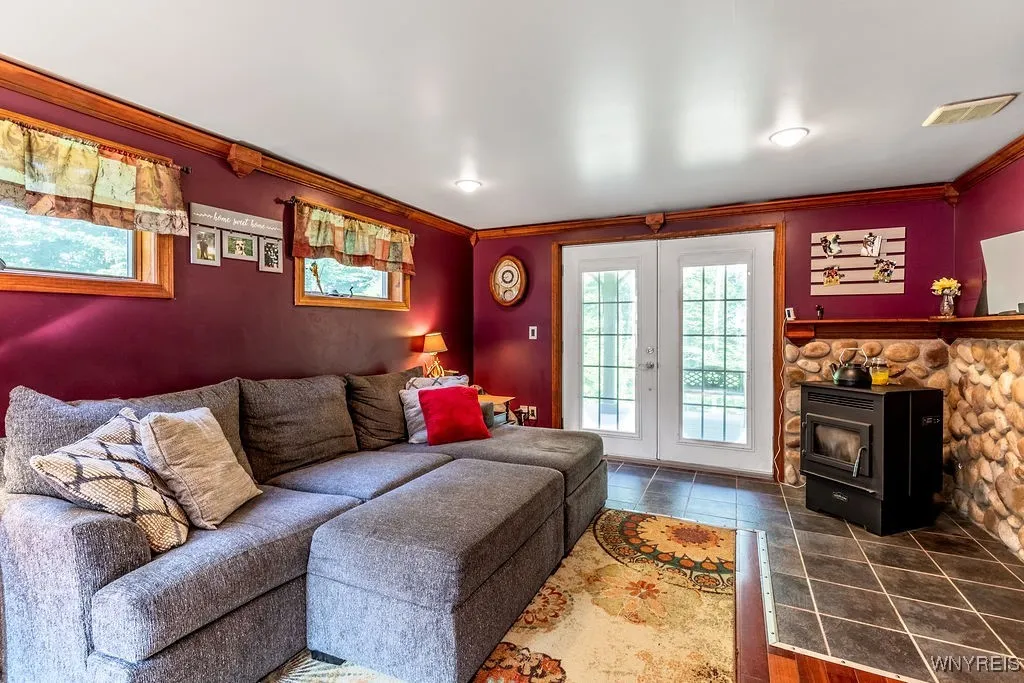 9523 South Protection Road, Holland, New York 1408, Holland, New York 14080, 2 Bedrooms Bedrooms, 5 Rooms Rooms,1 BathroomBathrooms,Residential,Closed,9523 South Protection Road, Holland, New York 1408,0,B1631593