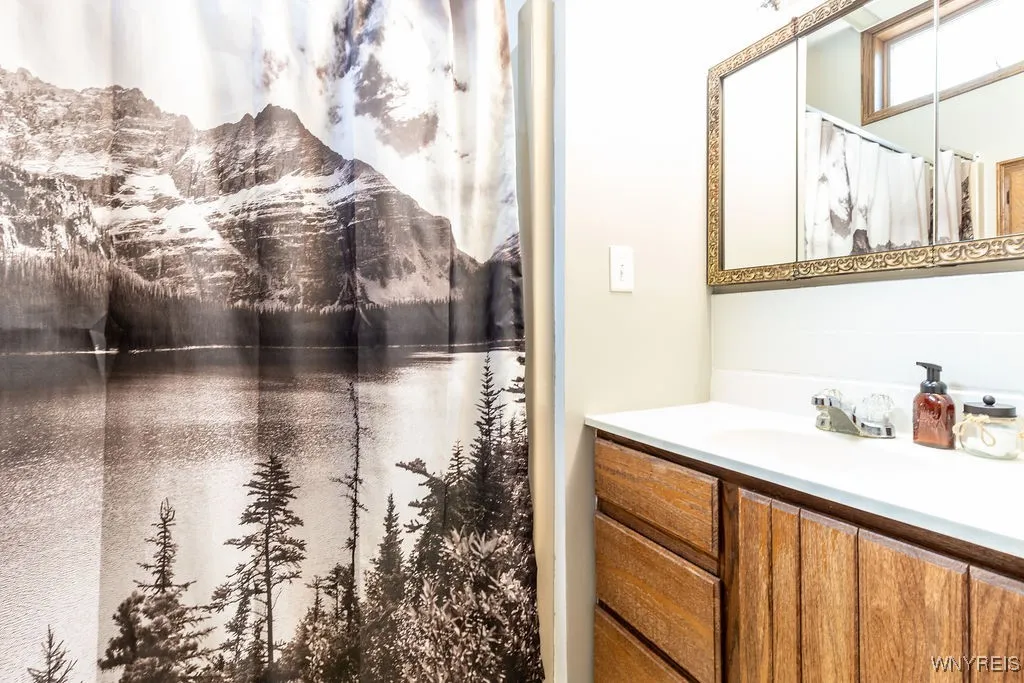 9523 South Protection Road, Holland, New York 1408, Holland, New York 14080, 2 Bedrooms Bedrooms, 5 Rooms Rooms,1 BathroomBathrooms,Residential,Closed,9523 South Protection Road, Holland, New York 1408,0,B1631593