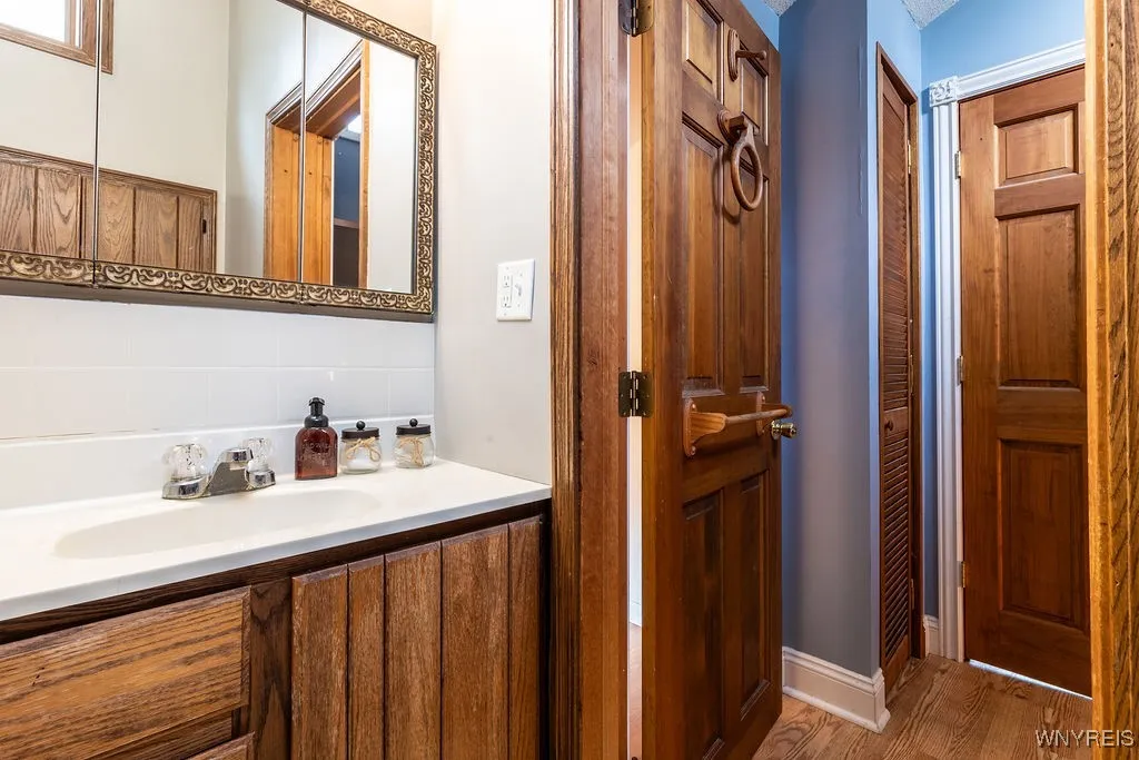 9523 South Protection Road, Holland, New York 1408, Holland, New York 14080, 2 Bedrooms Bedrooms, 5 Rooms Rooms,1 BathroomBathrooms,Residential,Closed,9523 South Protection Road, Holland, New York 1408,0,B1631593