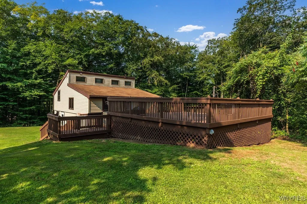 9523 South Protection Road, Holland, New York 1408, Holland, New York 14080, 2 Bedrooms Bedrooms, 5 Rooms Rooms,1 BathroomBathrooms,Residential,Closed,9523 South Protection Road, Holland, New York 1408,0,B1631593