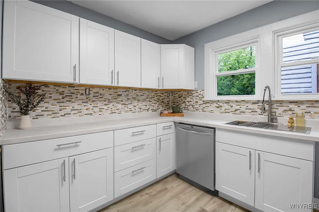 2431 Ontario Avenue, Niagara Falls, New York 14305, Niagara Falls, New York 14305, 3 Bedrooms Bedrooms, 7 Rooms Rooms,2 BathroomsBathrooms,Residential,Closed,2431 Ontario Avenue, Niagara Falls, New York 14305,0,B1631604