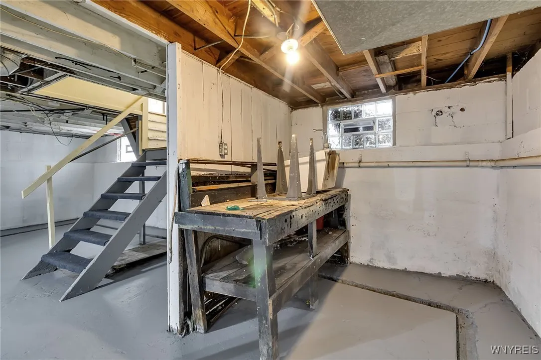 2431 Ontario Avenue, Niagara Falls, New York 14305, Niagara Falls, New York 14305, 3 Bedrooms Bedrooms, 7 Rooms Rooms,2 BathroomsBathrooms,Residential,Closed,2431 Ontario Avenue, Niagara Falls, New York 14305,0,B1631604
