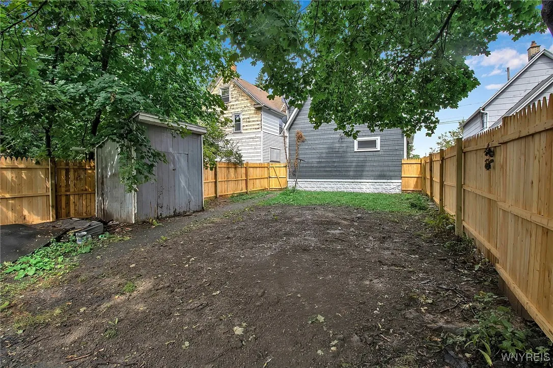 2431 Ontario Avenue, Niagara Falls, New York 14305, Niagara Falls, New York 14305, 3 Bedrooms Bedrooms, 7 Rooms Rooms,2 BathroomsBathrooms,Residential,Closed,2431 Ontario Avenue, Niagara Falls, New York 14305,0,B1631604