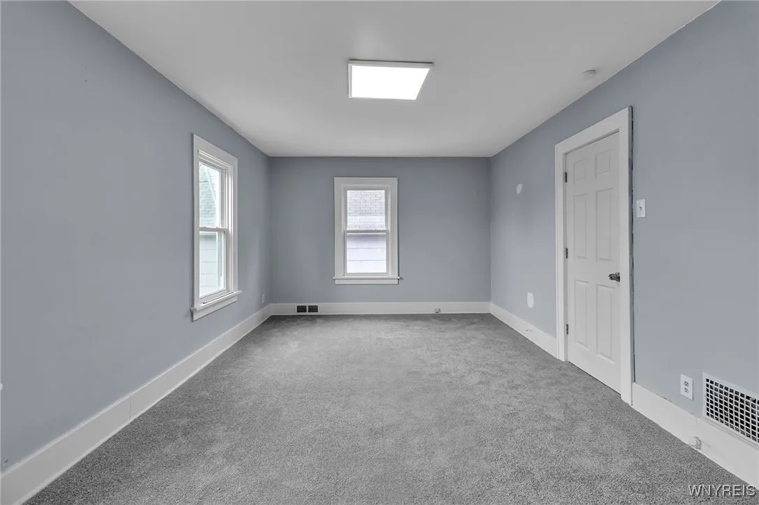 2431 Ontario Avenue, Niagara Falls, New York 14305, Niagara Falls, New York 14305, 3 Bedrooms Bedrooms, 7 Rooms Rooms,2 BathroomsBathrooms,Residential,Closed,2431 Ontario Avenue, Niagara Falls, New York 14305,0,B1631604