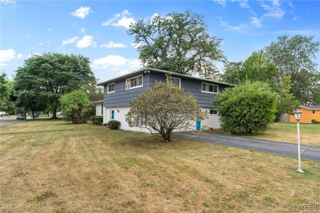89 Devon Lane, Amherst, New York 14221, Amherst, New York 14221, 3 Bedrooms Bedrooms, 7 Rooms Rooms,2 BathroomsBathrooms,Residential,For Sale,89 Devon Lane, Amherst, New York 14221,B1631617