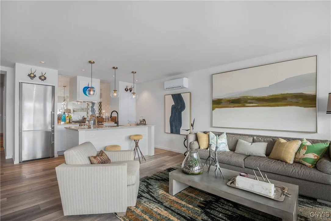 38 East Genesee Street, Skaneateles, New York 1315, Skaneateles, New York 13152, 1 Bedroom Bedrooms, 5 Rooms Rooms,2 BathroomsBathrooms,Residential Lease,For Rent,38 East Genesee Street, Skaneateles, New York 1315,0,S1631645