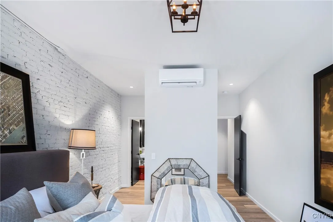 38 East Genesee Street, Skaneateles, New York 1315, Skaneateles, New York 13152, 1 Bedroom Bedrooms, 5 Rooms Rooms,2 BathroomsBathrooms,Residential Lease,For Rent,38 East Genesee Street, Skaneateles, New York 1315,0,S1631645