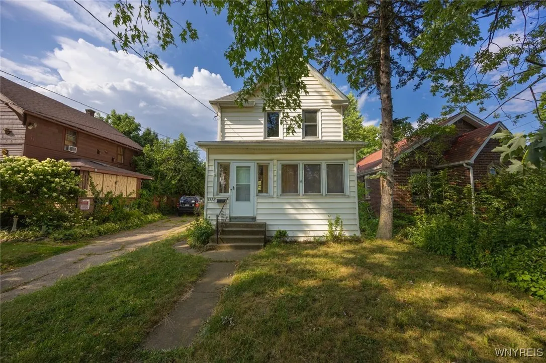 1112 College Avenue, Niagara Falls, New York 14305, Niagara Falls, New York 14305, 4 Bedrooms Bedrooms, 9 Rooms Rooms,2 BathroomsBathrooms,Residential Lease,Closed,1112 College Avenue, Niagara Falls, New York 14305,0,B1631017