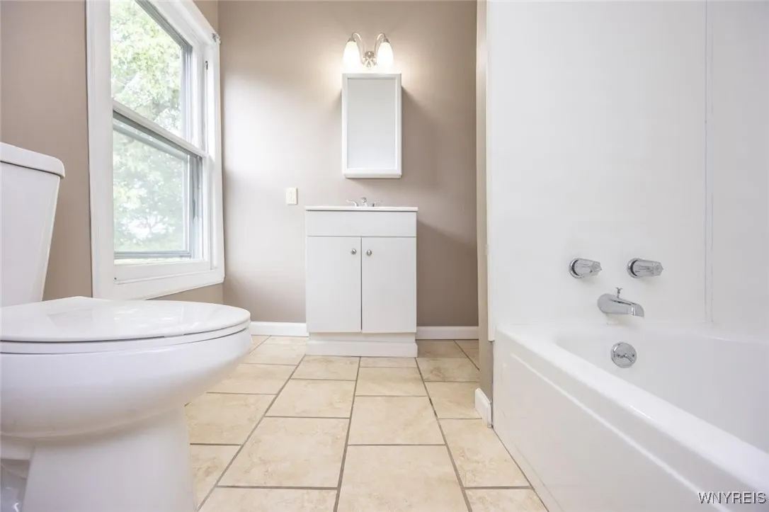 1112 College Avenue, Niagara Falls, New York 14305, Niagara Falls, New York 14305, 4 Bedrooms Bedrooms, 9 Rooms Rooms,2 BathroomsBathrooms,Residential Lease,Closed,1112 College Avenue, Niagara Falls, New York 14305,0,B1631017