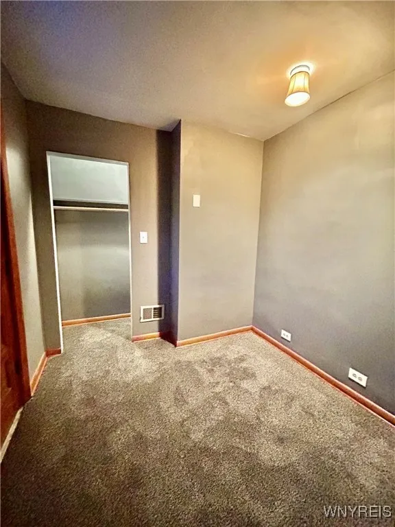111 Peter Street Upper, Buffalo, New York 14207, Buffalo, New York 14207, 3 Bedrooms Bedrooms, 6 Rooms Rooms,1 BathroomBathrooms,Residential Lease,For Rent,111 Peter Street Upper, Buffalo, New York 14207,0,B1631683