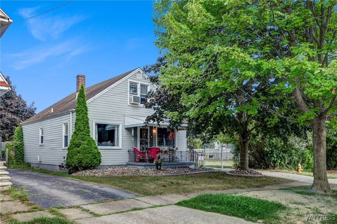 203 74th Street, Niagara Falls, New York 14304, Niagara Falls, New York 14304, 3 Bedrooms Bedrooms, 5 Rooms Rooms,1 BathroomBathrooms,Residential,Closed,203 74th Street, Niagara Falls, New York 14304,0,B1631663