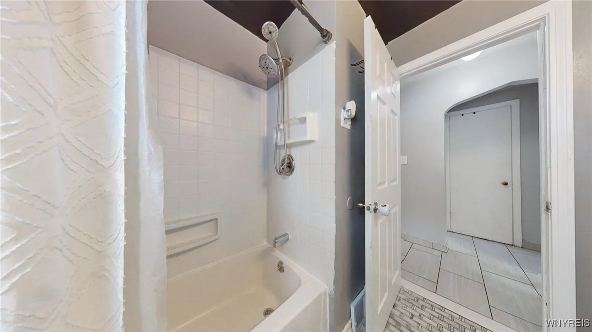 203 74th Street, Niagara Falls, New York 14304, Niagara Falls, New York 14304, 3 Bedrooms Bedrooms, 5 Rooms Rooms,1 BathroomBathrooms,Residential,Closed,203 74th Street, Niagara Falls, New York 14304,0,B1631663