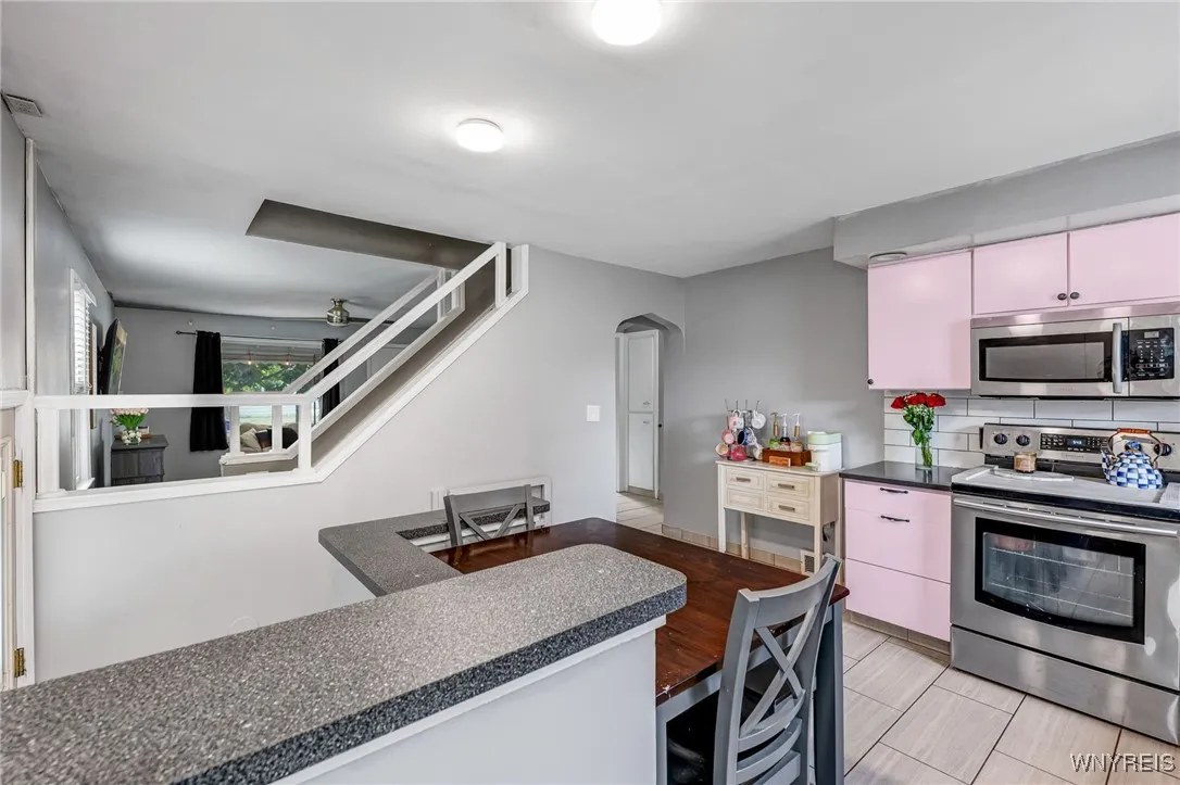 203 74th Street, Niagara Falls, New York 14304, Niagara Falls, New York 14304, 3 Bedrooms Bedrooms, 5 Rooms Rooms,1 BathroomBathrooms,Residential,Closed,203 74th Street, Niagara Falls, New York 14304,0,B1631663