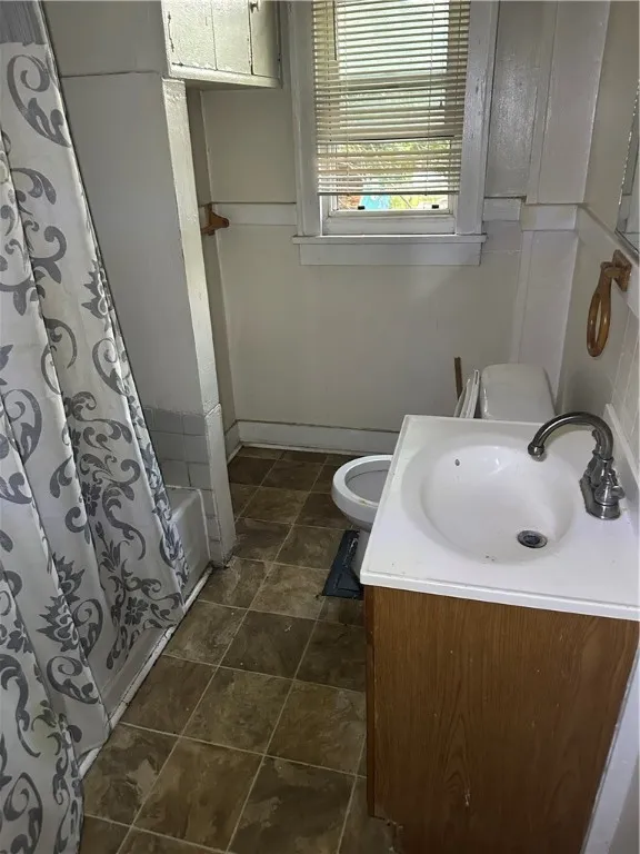 557 Glide Street, Rochester, New York 14606, Rochester, New York 14606, 7 Bedrooms Bedrooms, ,2 BathroomsBathrooms,Residential,For Sale,557 Glide Street, Rochester, New York 14606,0,R1630652
