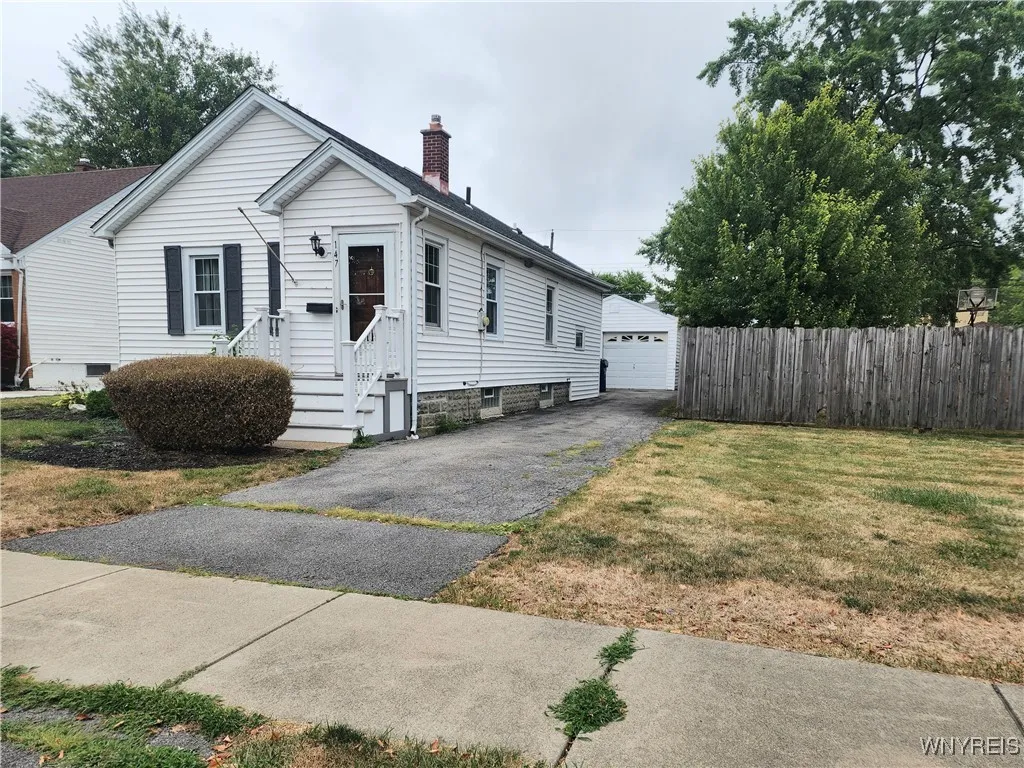 147 Leonore Road, Amherst, New York 14226, Amherst, New York 14226, 2 Bedrooms Bedrooms, 5 Rooms Rooms,1 BathroomBathrooms,Residential,Closed,147 Leonore Road, Amherst, New York 14226,0,B1631394