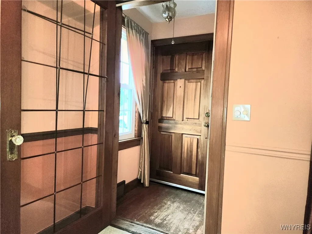 147 Leonore Road, Amherst, New York 14226, Amherst, New York 14226, 2 Bedrooms Bedrooms, 5 Rooms Rooms,1 BathroomBathrooms,Residential,Closed,147 Leonore Road, Amherst, New York 14226,0,B1631394