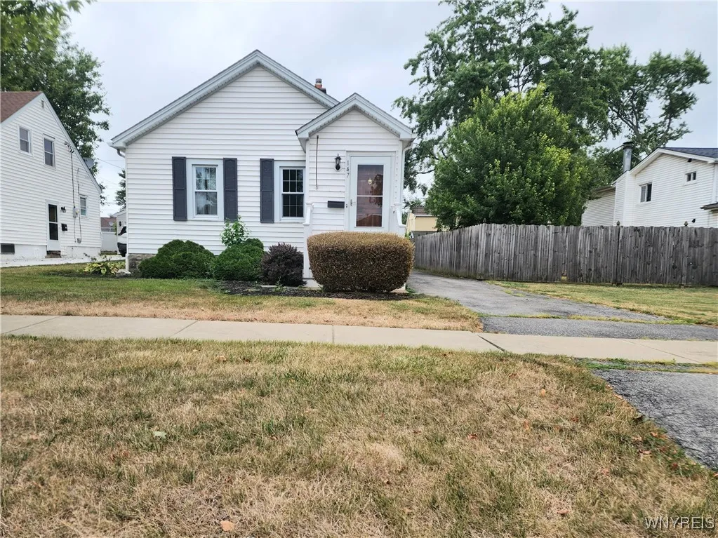 147 Leonore Road, Amherst, New York 14226, Amherst, New York 14226, 2 Bedrooms Bedrooms, 5 Rooms Rooms,1 BathroomBathrooms,Residential,Closed,147 Leonore Road, Amherst, New York 14226,0,B1631394