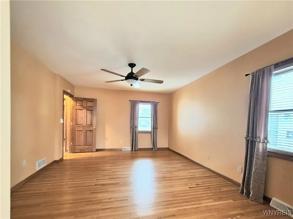 147 Leonore Road, Amherst, New York 14226, Amherst, New York 14226, 2 Bedrooms Bedrooms, 5 Rooms Rooms,1 BathroomBathrooms,Residential,Closed,147 Leonore Road, Amherst, New York 14226,0,B1631394