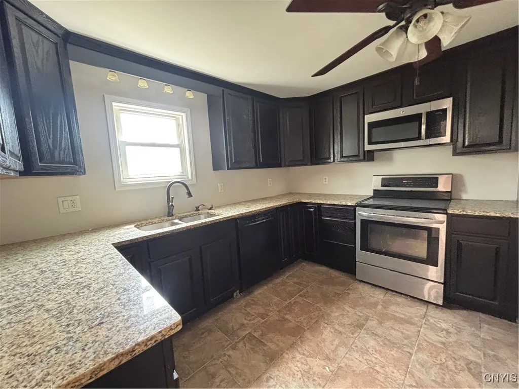 901 West Dominick Street, Rome, New York 13440, Rome, New York 13440, 4 Bedrooms Bedrooms, 7 Rooms Rooms,Residential,Closed,901 West Dominick Street, Rome, New York 13440,0,S1631664