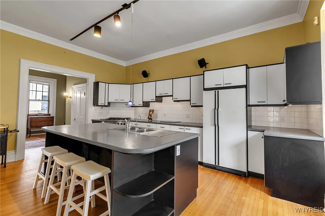 Primary Unit Kitchen