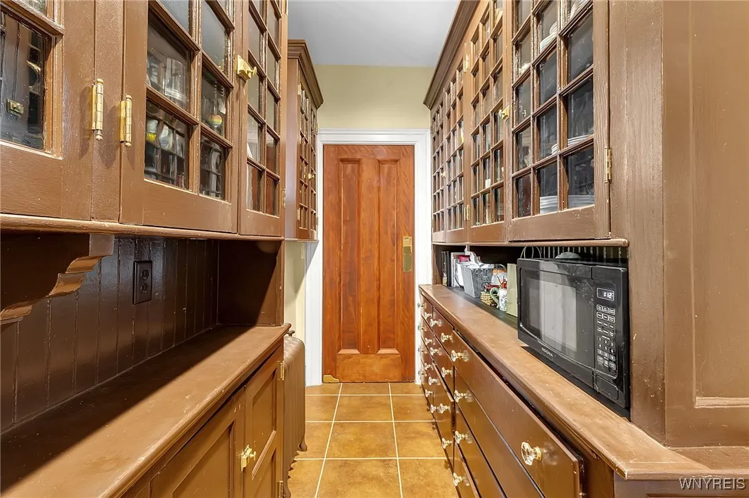 B Unit Pantry
