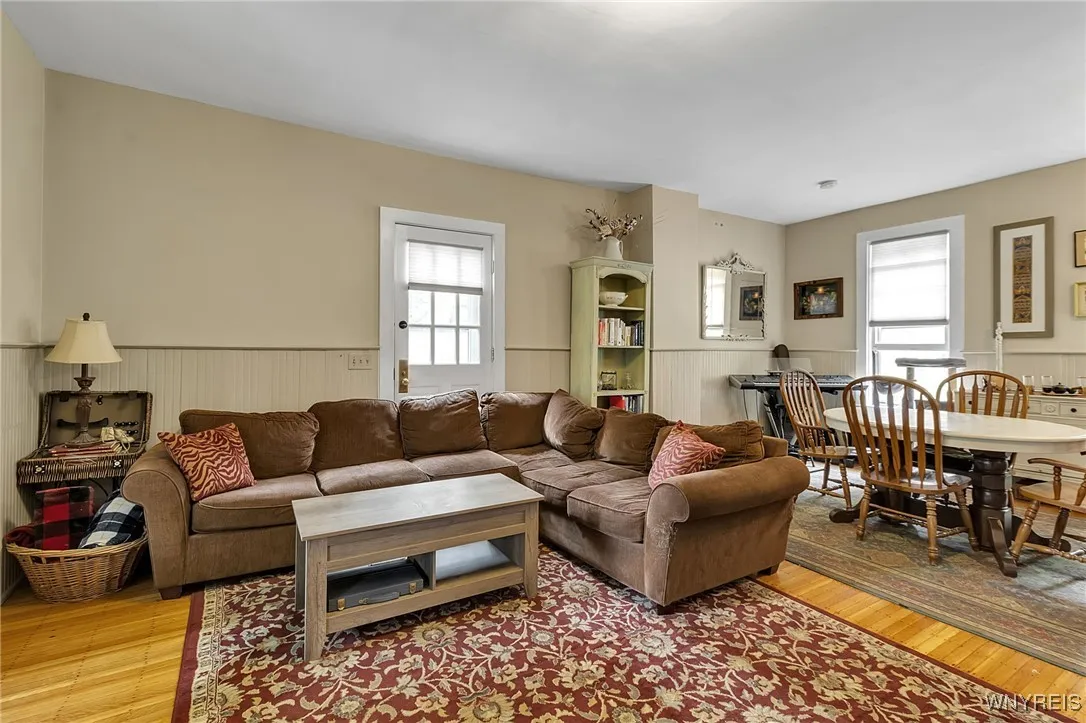 B Unit Living Room/Dining Room