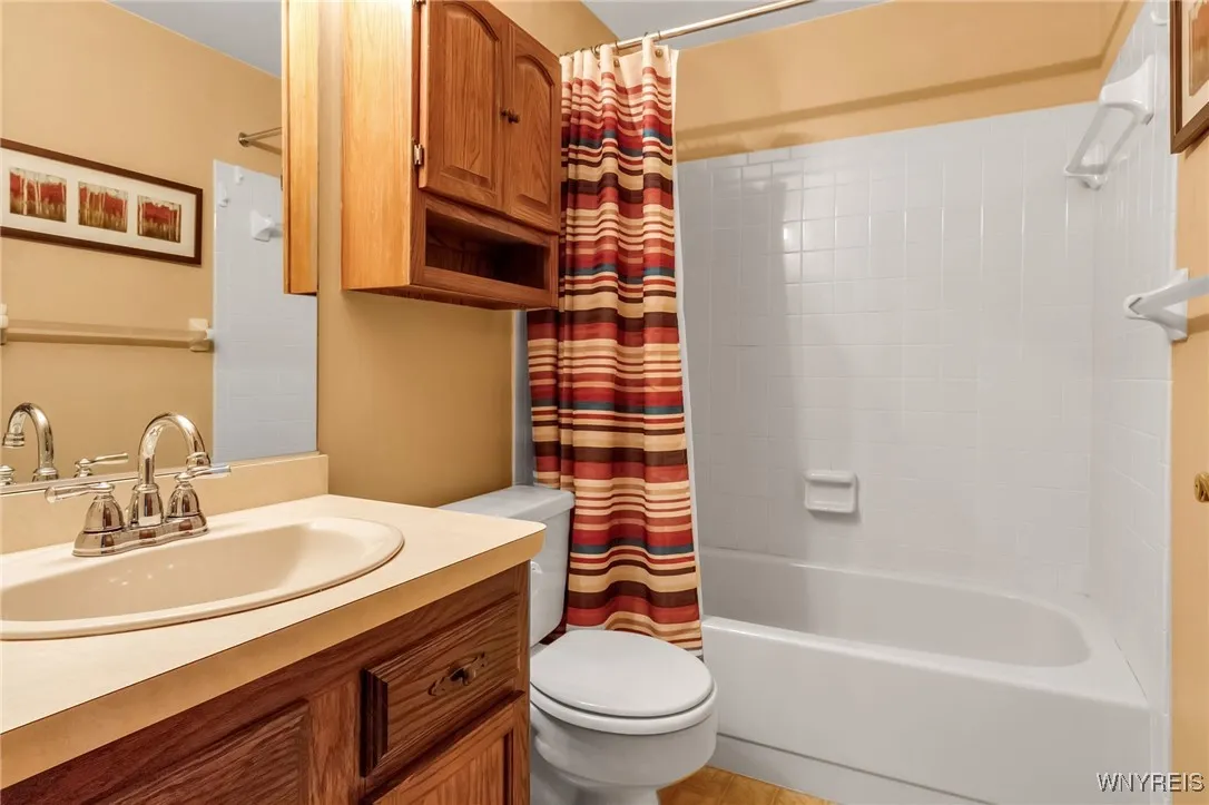 111 Cimarand Drive, Amherst, New York 14221, Amherst, New York 14221, 3 Bedrooms Bedrooms, 6 Rooms Rooms,2 BathroomsBathrooms,Residential,For Sale,111 Cimarand Drive, Amherst, New York 14221,B1631621