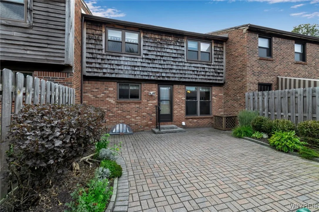 111 Cimarand Drive, Amherst, New York 14221, Amherst, New York 14221, 3 Bedrooms Bedrooms, 6 Rooms Rooms,2 BathroomsBathrooms,Residential,For Sale,111 Cimarand Drive, Amherst, New York 14221,B1631621