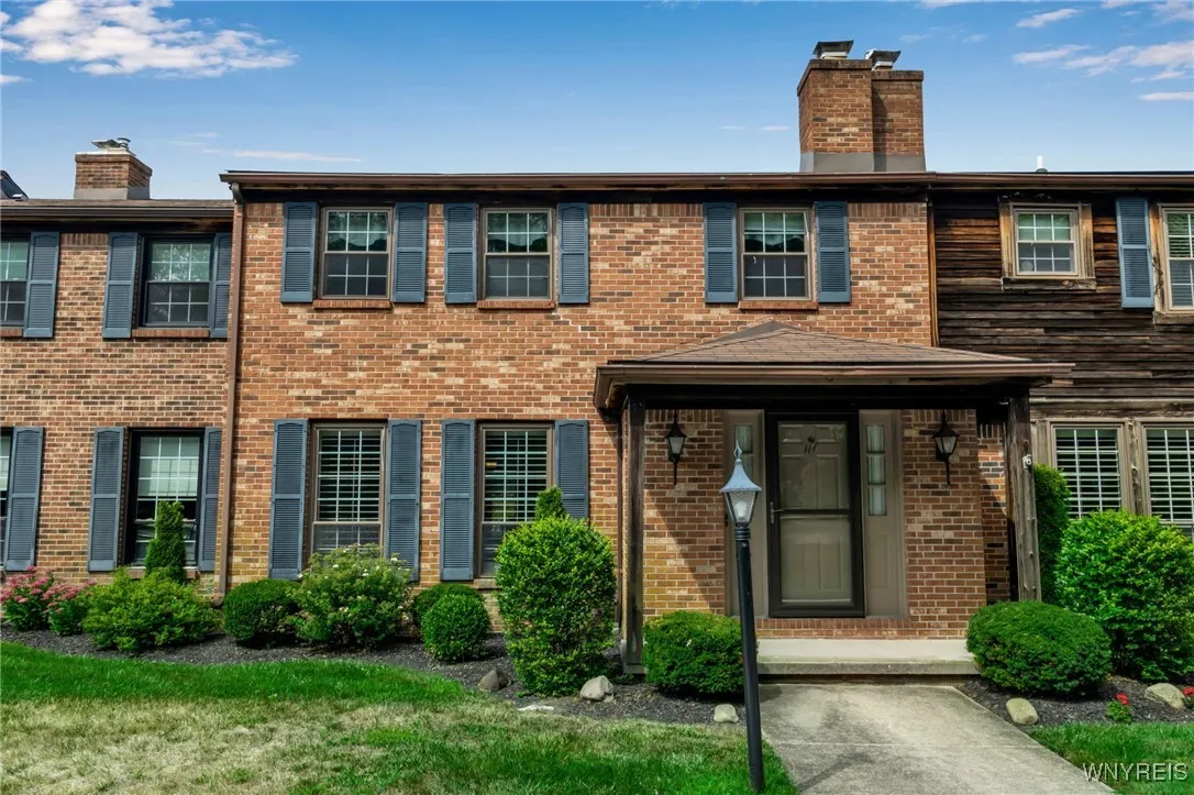 111 Cimarand Drive, Amherst, New York 14221, Amherst, New York 14221, 3 Bedrooms Bedrooms, 6 Rooms Rooms,2 BathroomsBathrooms,Residential,For Sale,111 Cimarand Drive, Amherst, New York 14221,B1631621