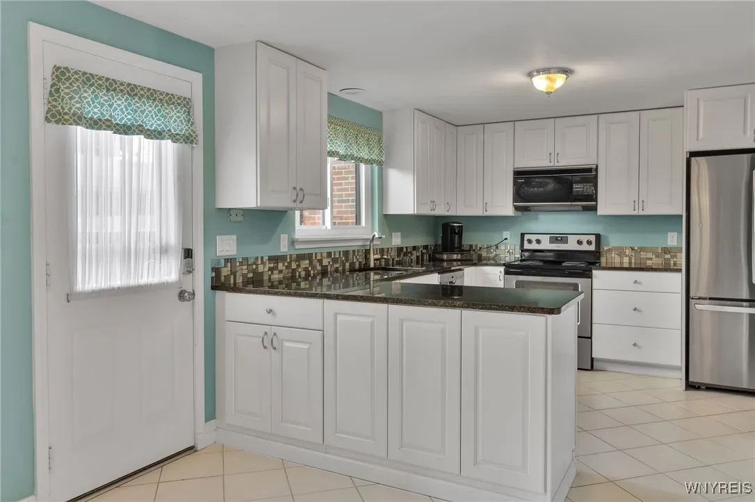 111 Cimarand Drive, Amherst, New York 14221, Amherst, New York 14221, 3 Bedrooms Bedrooms, 6 Rooms Rooms,2 BathroomsBathrooms,Residential,For Sale,111 Cimarand Drive, Amherst, New York 14221,B1631621