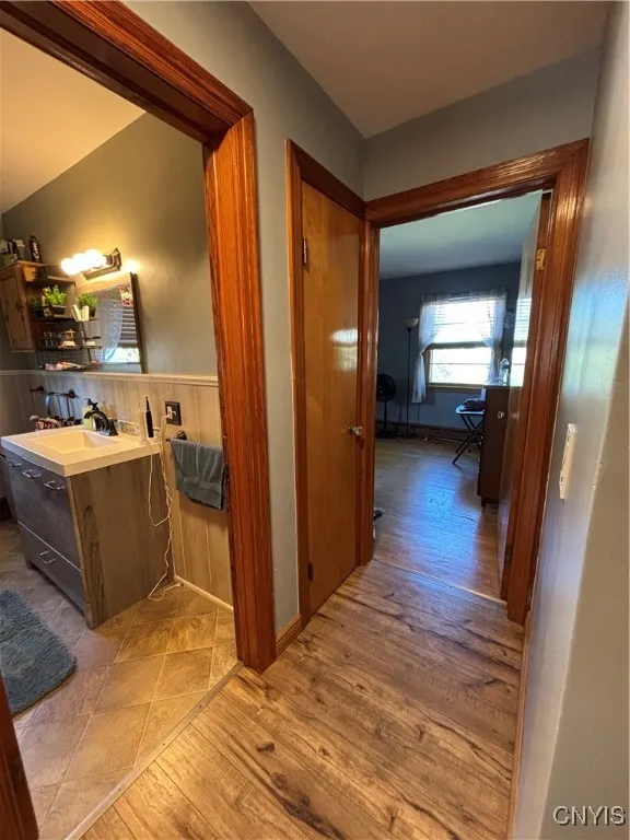 4 Case Avenue, Auburn, New York 13021, Auburn, New York 13021, 4 Bedrooms Bedrooms, 6 Rooms Rooms,1 BathroomBathrooms,Residential,Closed,4 Case Avenue, Auburn, New York 13021,0,S1630882