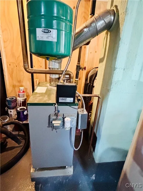 4 Case Avenue, Auburn, New York 13021, Auburn, New York 13021, 4 Bedrooms Bedrooms, 6 Rooms Rooms,1 BathroomBathrooms,Residential,Closed,4 Case Avenue, Auburn, New York 13021,0,S1630882