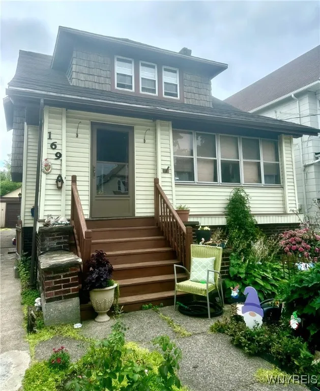 169 Altruria Street, Buffalo, New York 14220, Buffalo, New York 14220, 5 Bedrooms Bedrooms, ,2 BathroomsBathrooms,Residential,Closed,169 Altruria Street, Buffalo, New York 14220,0,B1630783