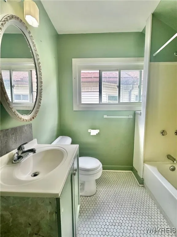 169 Altruria Street, Buffalo, New York 14220, Buffalo, New York 14220, 5 Bedrooms Bedrooms, ,2 BathroomsBathrooms,Residential,Closed,169 Altruria Street, Buffalo, New York 14220,0,B1630783
