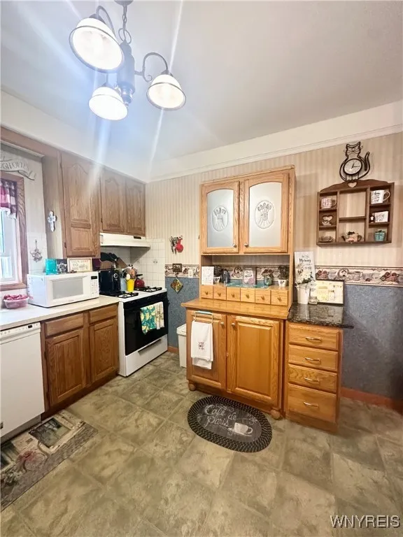 169 Altruria Street, Buffalo, New York 14220, Buffalo, New York 14220, 5 Bedrooms Bedrooms, ,2 BathroomsBathrooms,Residential,Closed,169 Altruria Street, Buffalo, New York 14220,0,B1630783