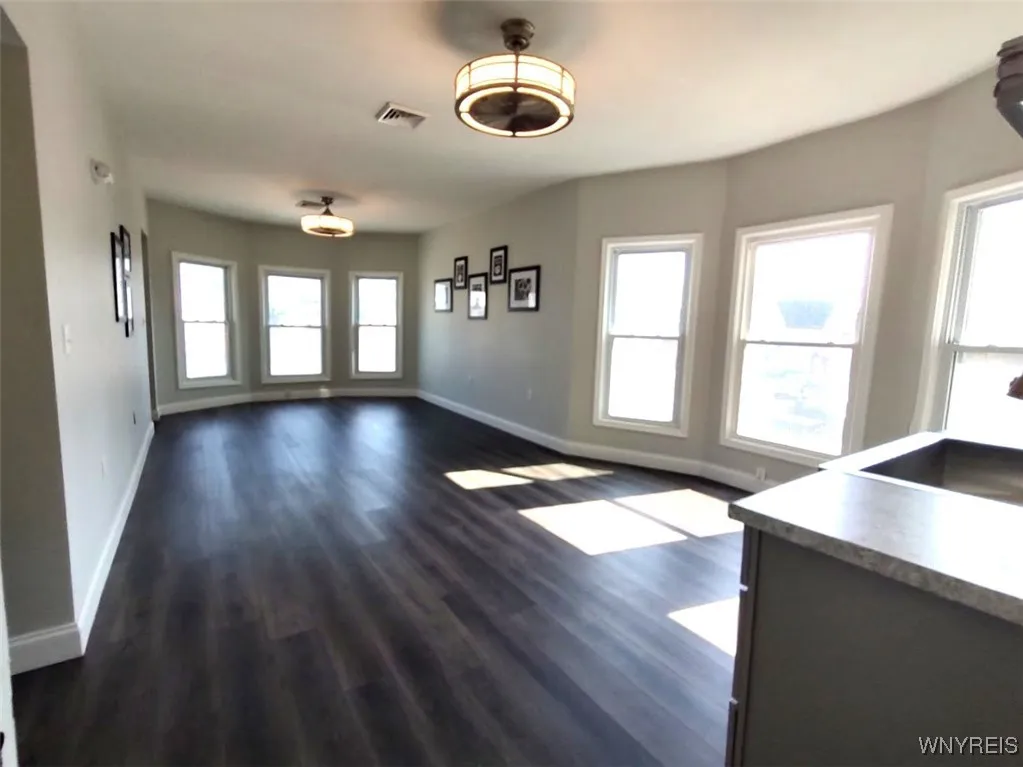 543 South Park Avenue, Buffalo, New York 14204, Buffalo, New York 14204, 2 Bedrooms Bedrooms, ,Residential,For Sale,543 South Park Avenue, Buffalo, New York 14204,B1631719