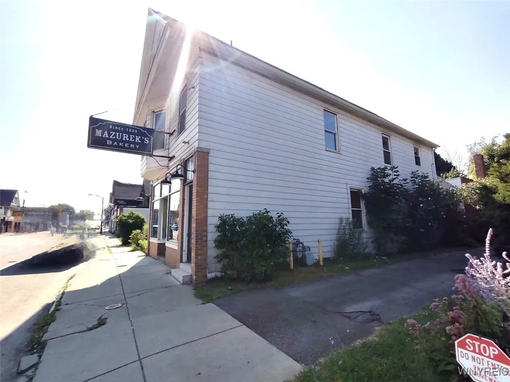 543 South Park Avenue, Buffalo, New York 14204, Buffalo, New York 14204, 2 Bedrooms Bedrooms, ,Residential,For Sale,543 South Park Avenue, Buffalo, New York 14204,B1631719