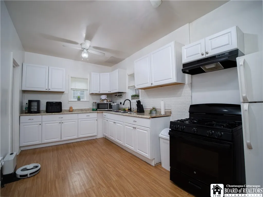 114 Deer Street, Dunkirk, New York 14048, Dunkirk, New York 14048, 4 Bedrooms Bedrooms, 8 Rooms Rooms,1 BathroomBathrooms,Residential,For Sale,114 Deer Street, Dunkirk, New York 14048,R1631734