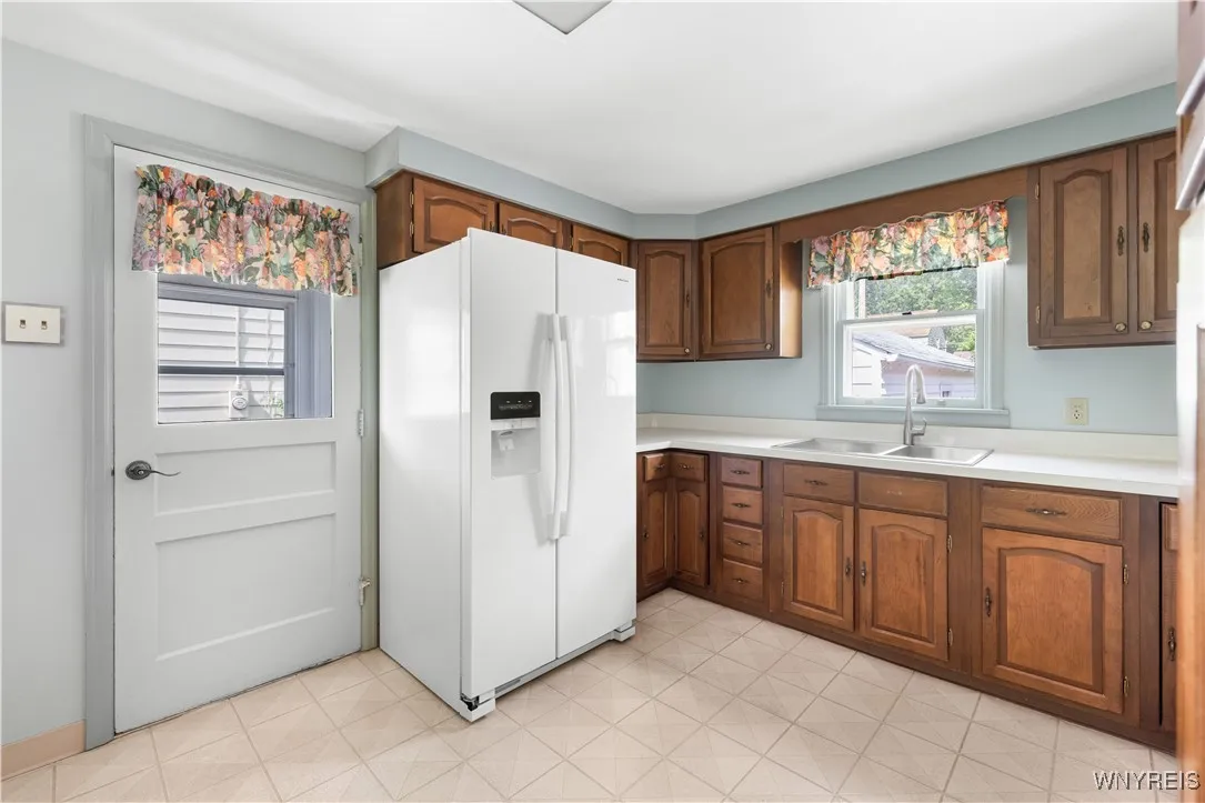 172 Lorfield Drive, Amherst, New York 14226, Amherst, New York 14226, 3 Bedrooms Bedrooms, 6 Rooms Rooms,1 BathroomBathrooms,Residential,Closed,172 Lorfield Drive, Amherst, New York 14226,0,B1630821