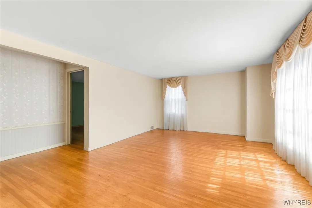 172 Lorfield Drive, Amherst, New York 14226, Amherst, New York 14226, 3 Bedrooms Bedrooms, 6 Rooms Rooms,1 BathroomBathrooms,Residential,Closed,172 Lorfield Drive, Amherst, New York 14226,0,B1630821