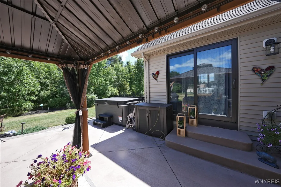 133 Boxelder Lane, Amherst, New York 14228, Amherst, New York 14228, 4 Bedrooms Bedrooms, 7 Rooms Rooms,3 BathroomsBathrooms,Residential,Closed,133 Boxelder Lane, Amherst, New York 14228,0,B1631090