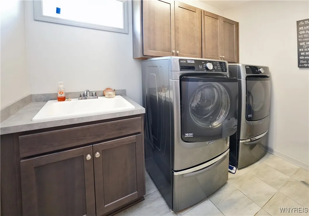 133 Boxelder Lane, Amherst, New York 14228, Amherst, New York 14228, 4 Bedrooms Bedrooms, 7 Rooms Rooms,3 BathroomsBathrooms,Residential,Closed,133 Boxelder Lane, Amherst, New York 14228,0,B1631090