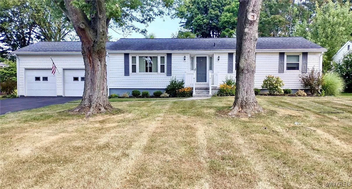 4026 Staley Drive, Hamburg, New York 14075, Hamburg, New York 14075, 2 Bedrooms Bedrooms, 7 Rooms Rooms,1 BathroomBathrooms,Residential,Closed,4026 Staley Drive, Hamburg, New York 14075,0,B1631758