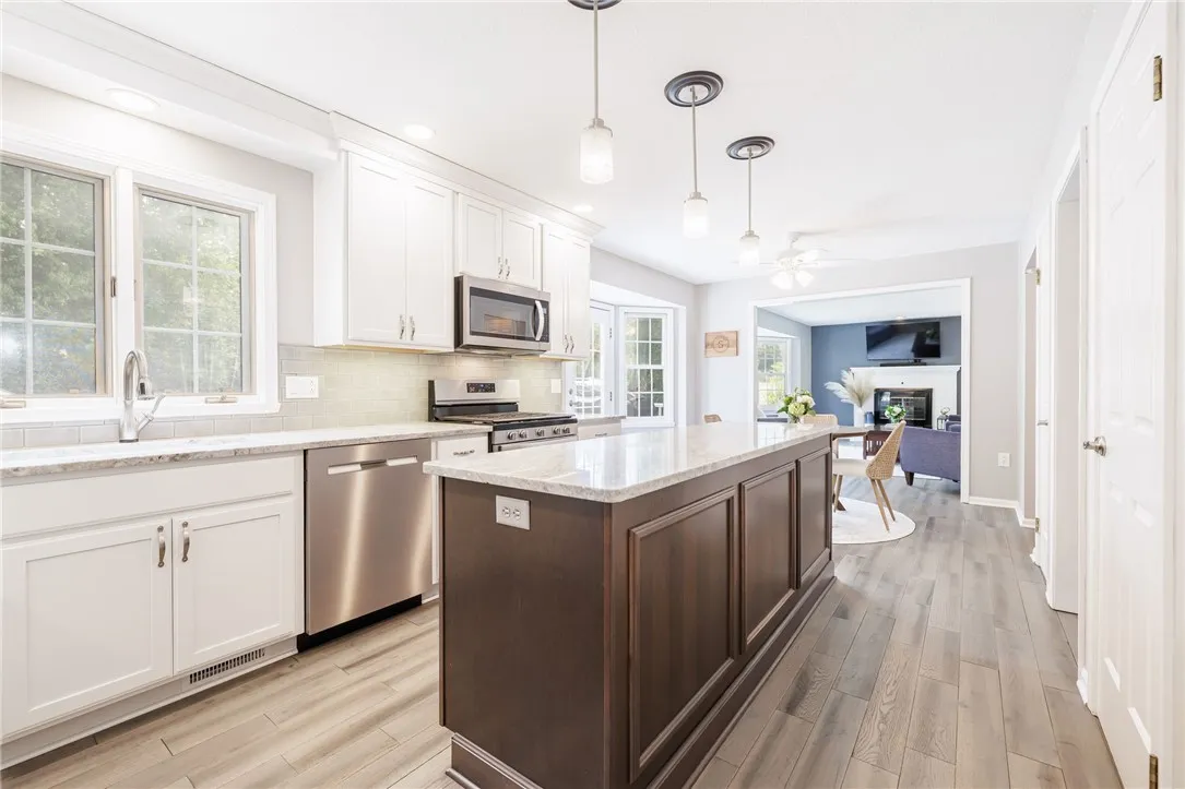 98 Mill Run Drive, Greece, New York 14626, Greece, New York 14626, 4 Bedrooms Bedrooms, 9 Rooms Rooms,2 BathroomsBathrooms,Residential,For Sale,98 Mill Run Drive, Greece, New York 14626,0,R1627704